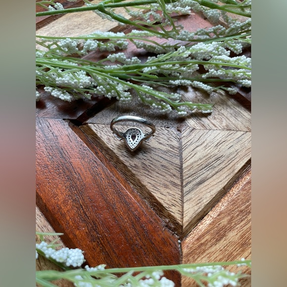 Ring - Picture 4 of 13